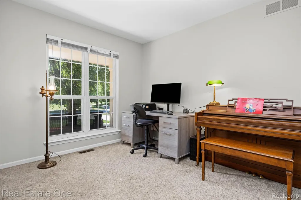 7570 Greenway Lane West Bloomfield Charter Township MI 48324