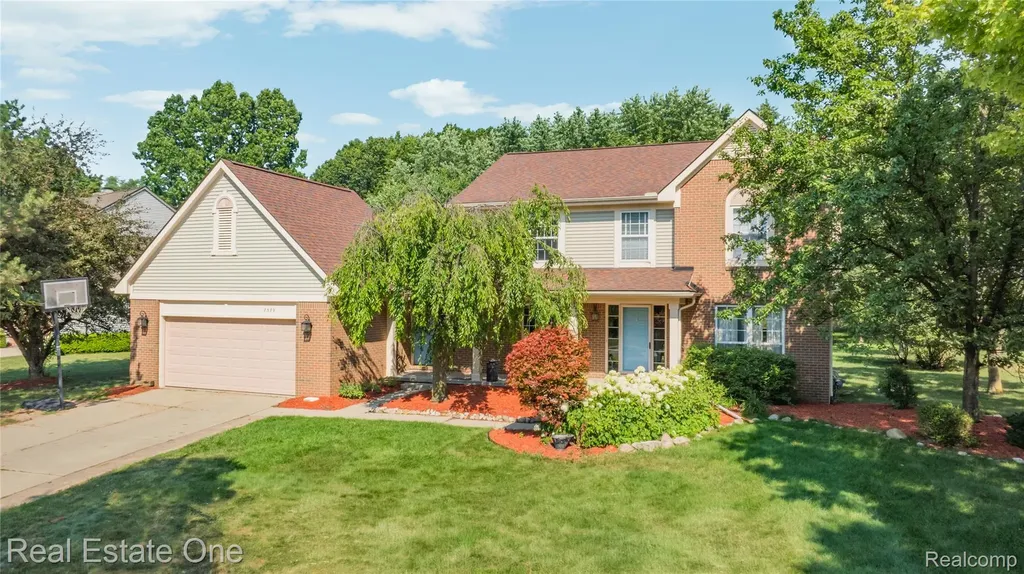 7570 Greenway Lane West Bloomfield Charter Township MI 48324