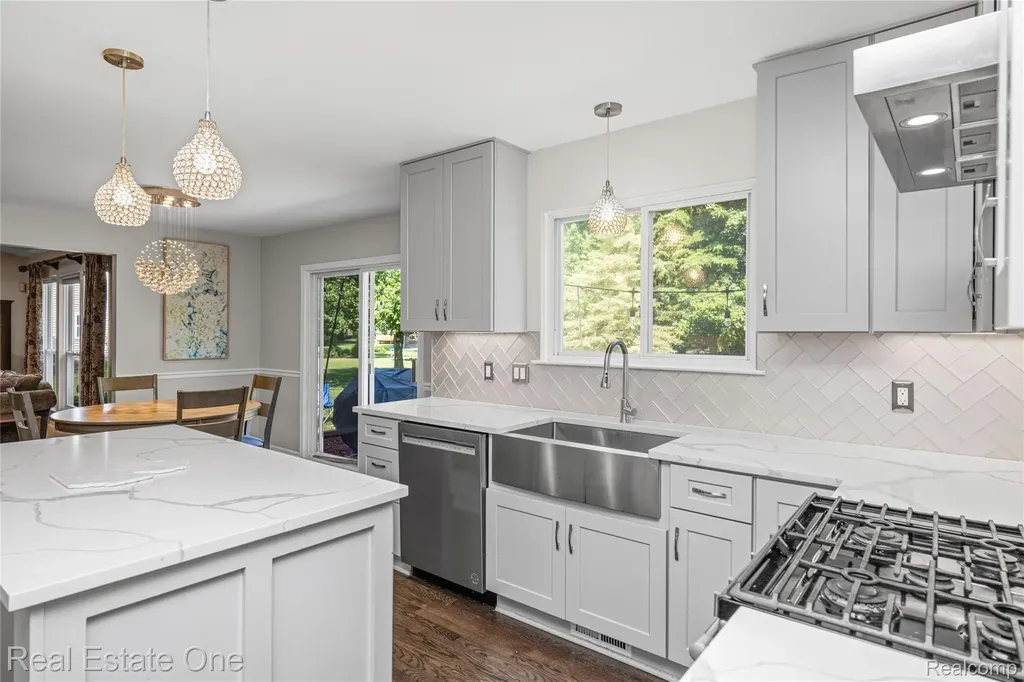7570 Greenway Lane West Bloomfield Charter Township MI 48324
