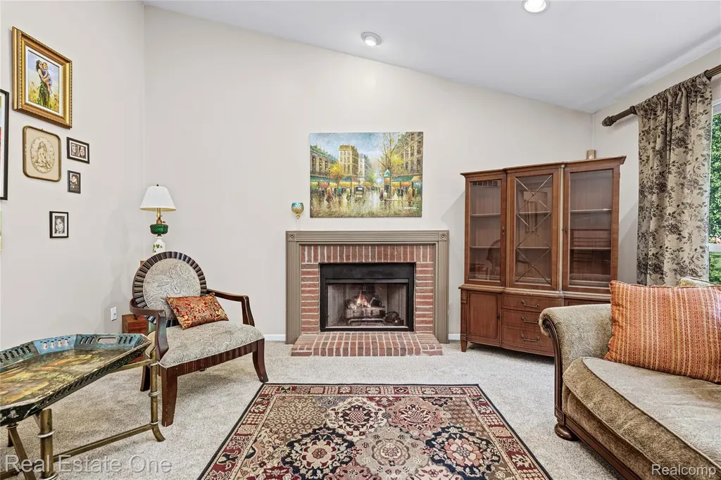 7570 Greenway Lane West Bloomfield Charter Township MI 48324