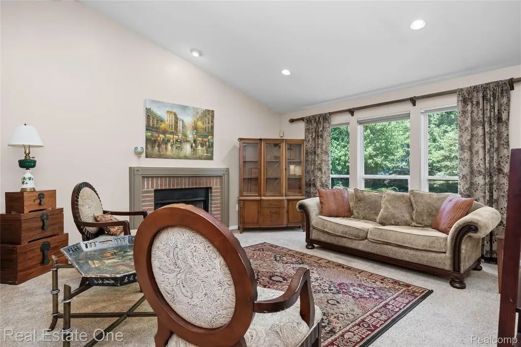 7570 Greenway Lane West Bloomfield Charter Township MI 48324