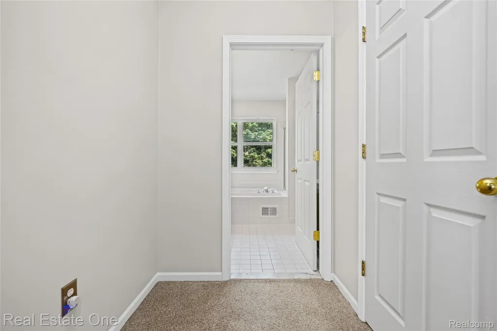 7570 Greenway Lane West Bloomfield Charter Township MI 48324