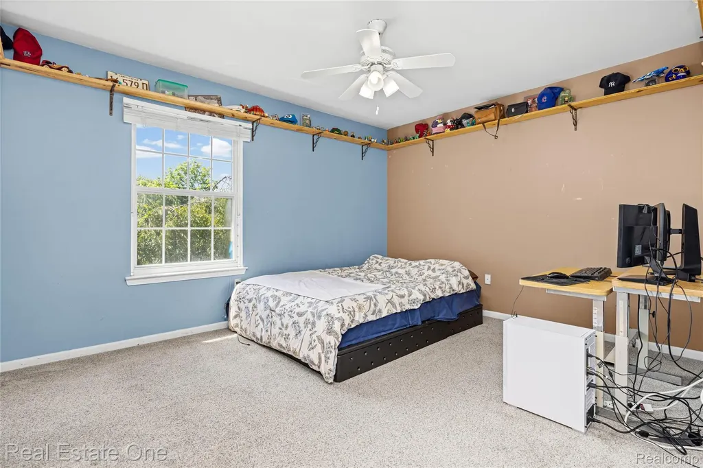 7570 Greenway Lane West Bloomfield Charter Township MI 48324