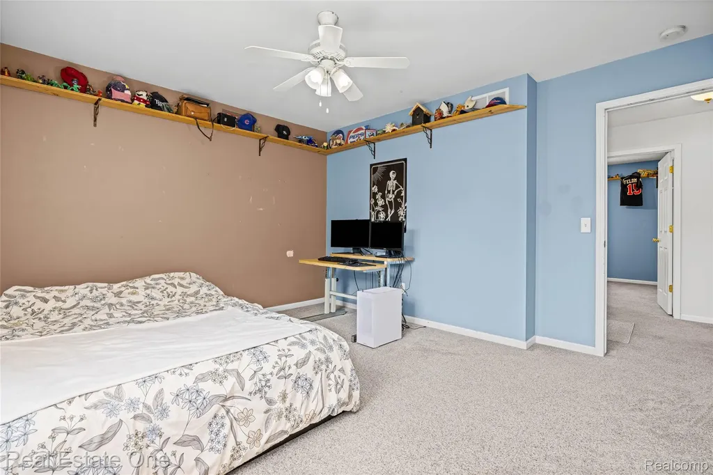 7570 Greenway Lane West Bloomfield Charter Township MI 48324