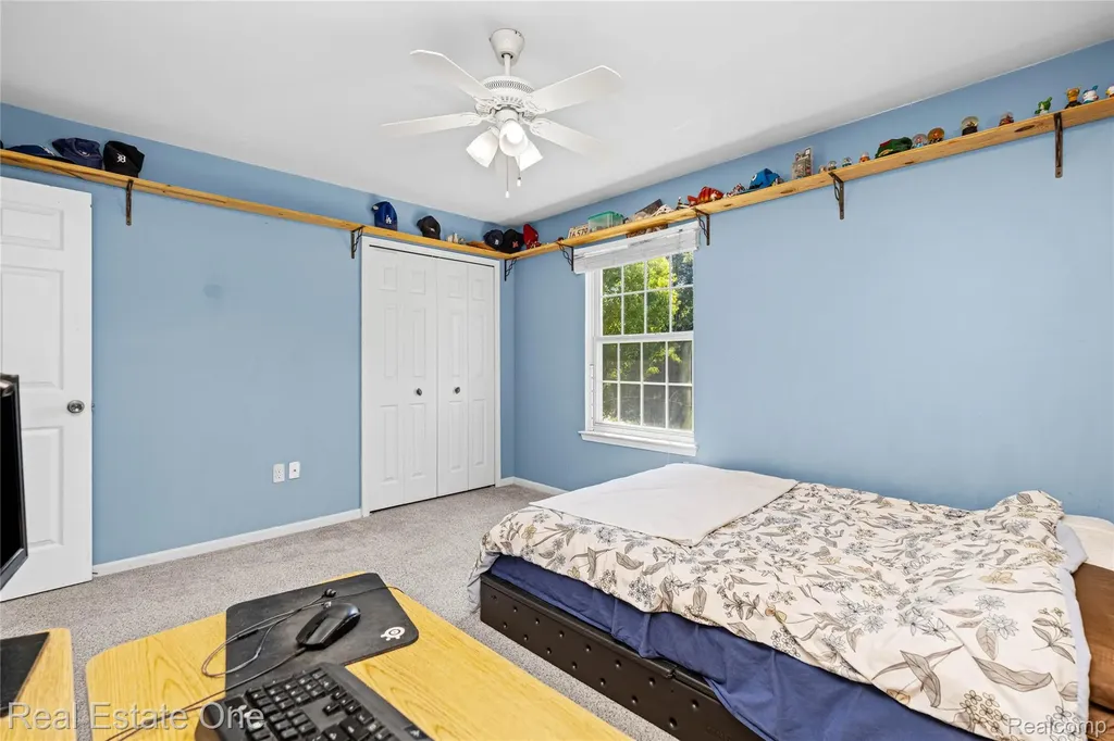 7570 Greenway Lane West Bloomfield Charter Township MI 48324