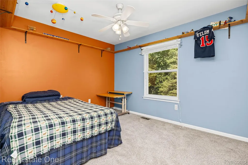 7570 Greenway Lane West Bloomfield Charter Township MI 48324