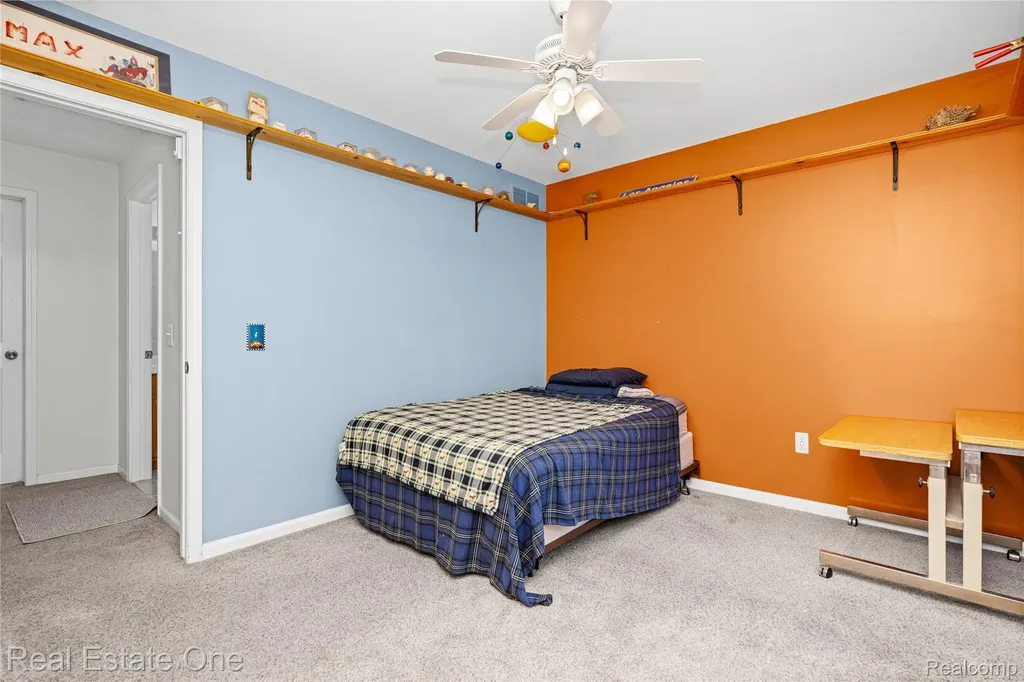 7570 Greenway Lane West Bloomfield Charter Township MI 48324