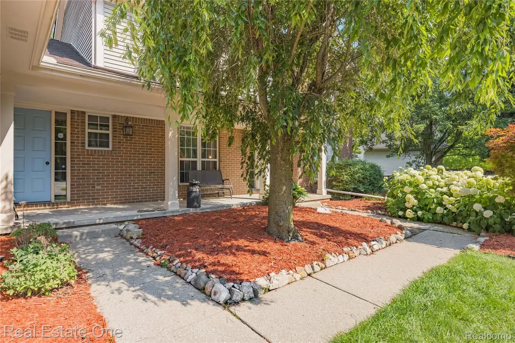 7570 Greenway Lane West Bloomfield Charter Township MI 48324