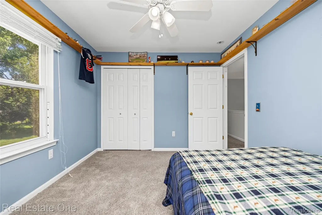 7570 Greenway Lane West Bloomfield Charter Township MI 48324