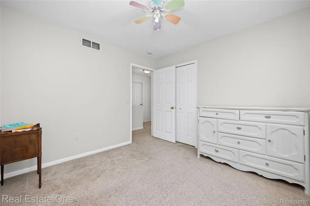 7570 Greenway Lane West Bloomfield Charter Township MI 48324