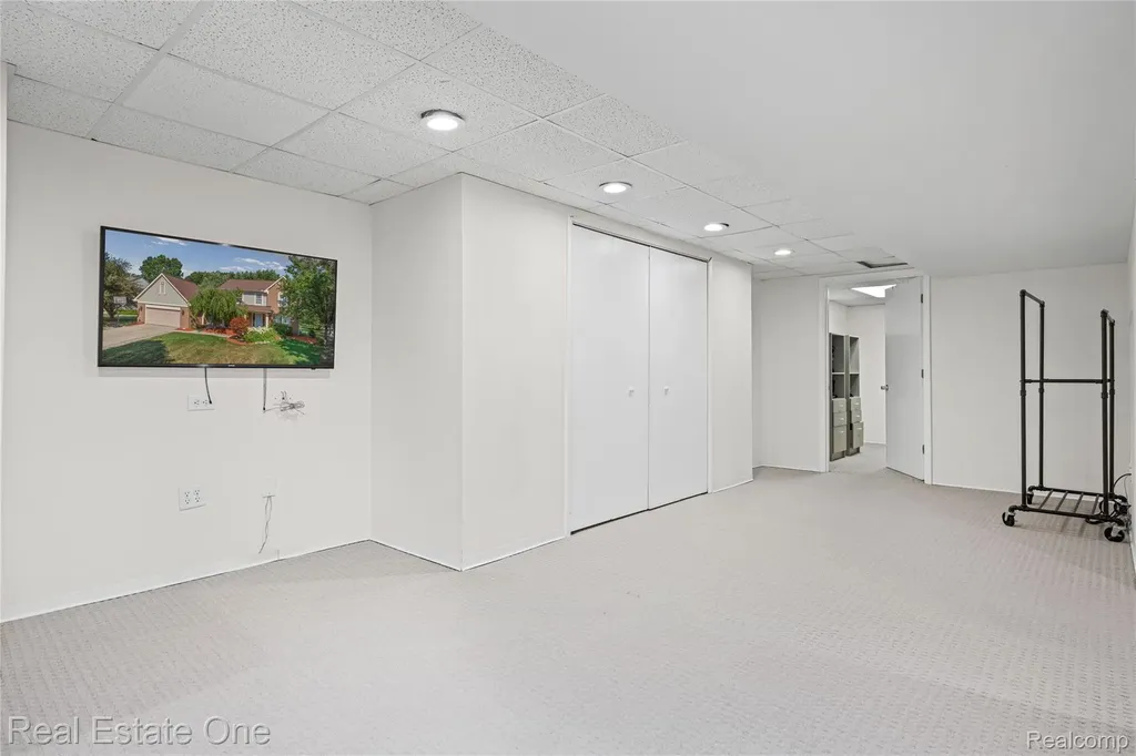 7570 Greenway Lane West Bloomfield Charter Township MI 48324