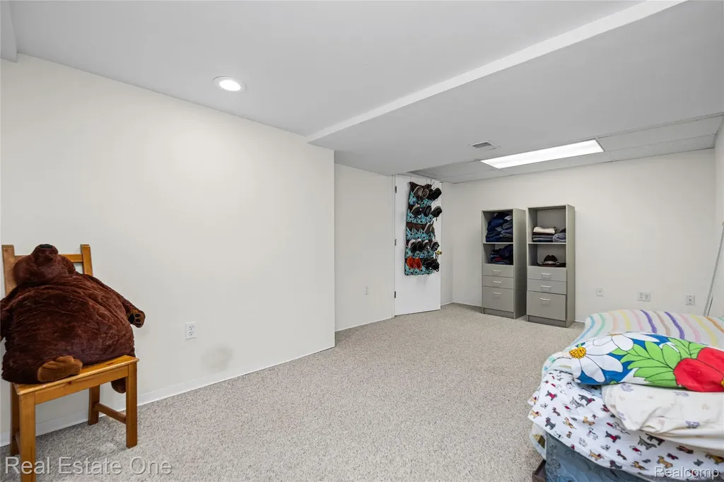 7570 Greenway Lane West Bloomfield Charter Township MI 48324