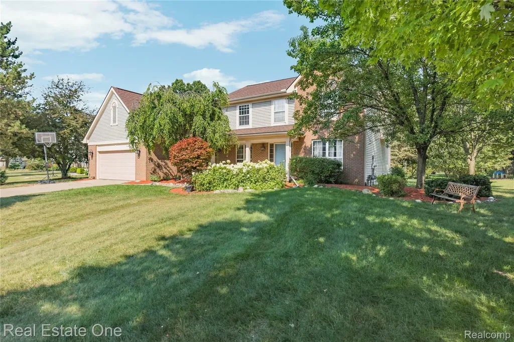 7570 Greenway Lane West Bloomfield Charter Township MI 48324