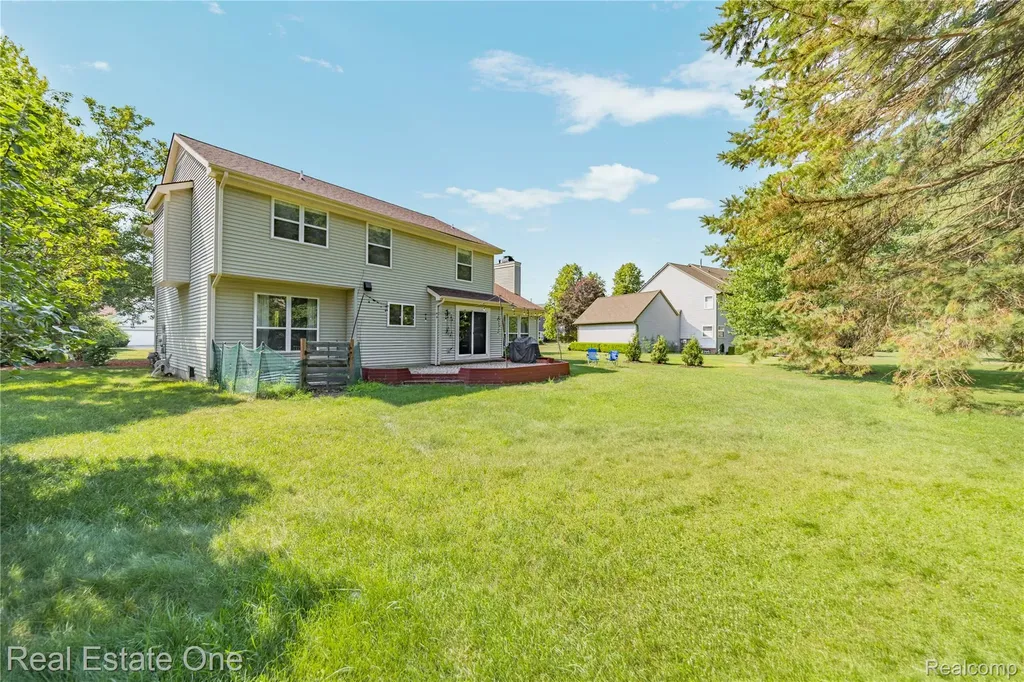 7570 Greenway Lane West Bloomfield Charter Township MI 48324