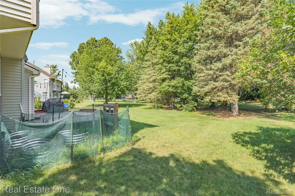 7570 Greenway Lane West Bloomfield Charter Township MI 48324