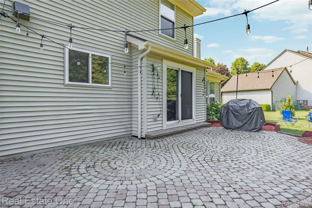 7570 Greenway Lane West Bloomfield Charter Township MI 48324