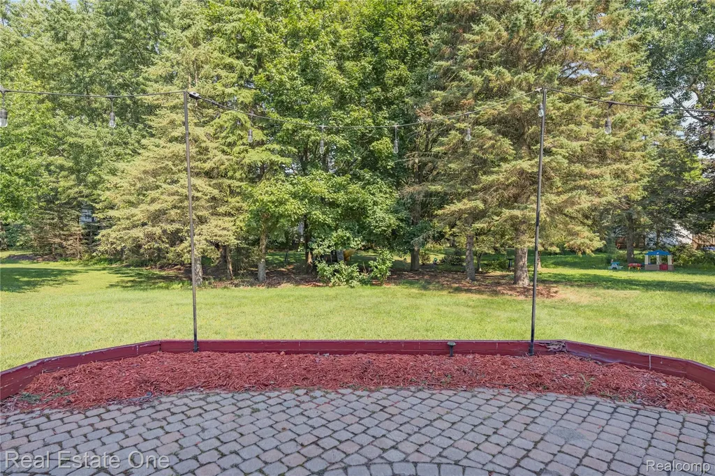 7570 Greenway Lane West Bloomfield Charter Township MI 48324