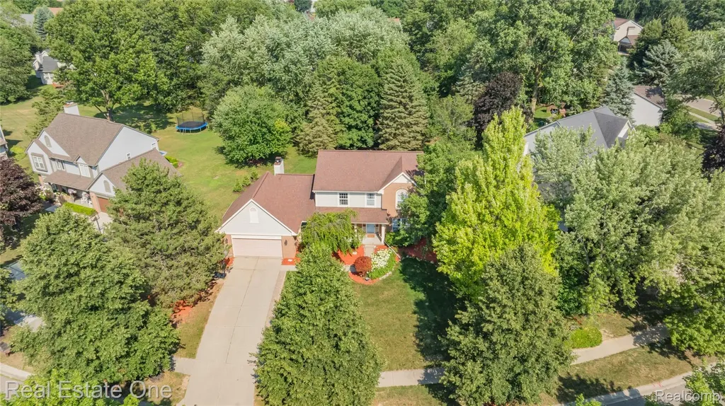 7570 Greenway Lane West Bloomfield Charter Township MI 48324