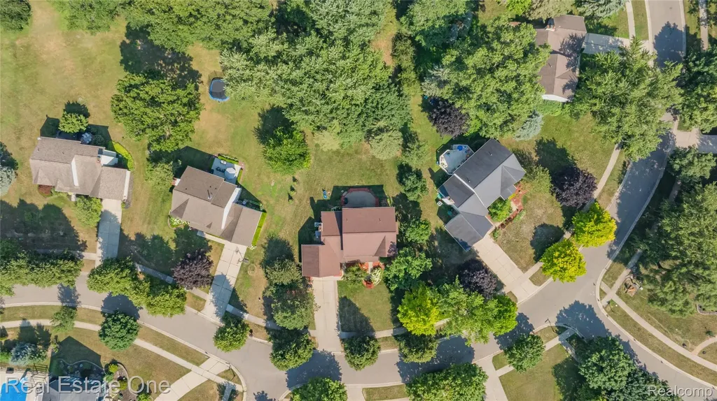 7570 Greenway Lane West Bloomfield Charter Township MI 48324