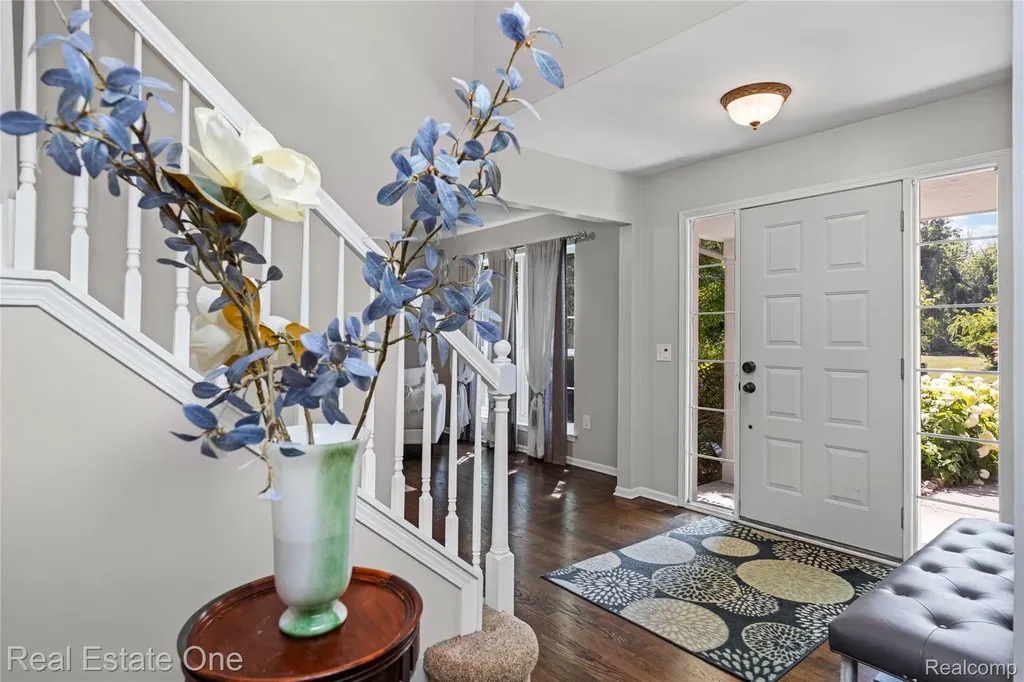 7570 Greenway Lane West Bloomfield Charter Township MI 48324