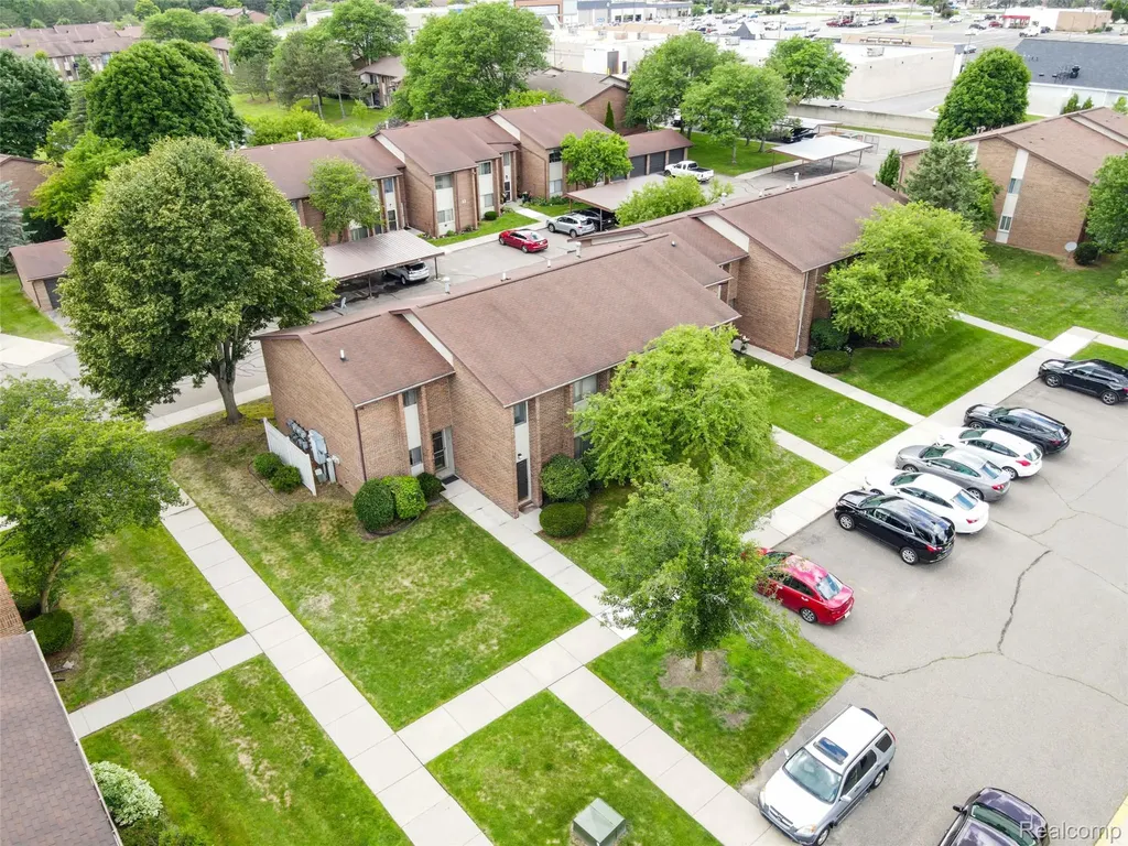 33587 Pondview Circle Livonia City MI 48152