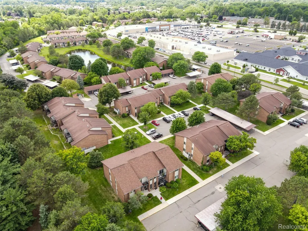 33587 Pondview Circle Livonia City MI 48152