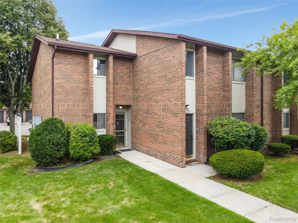 33587 Pondview Circle Livonia City MI 48152