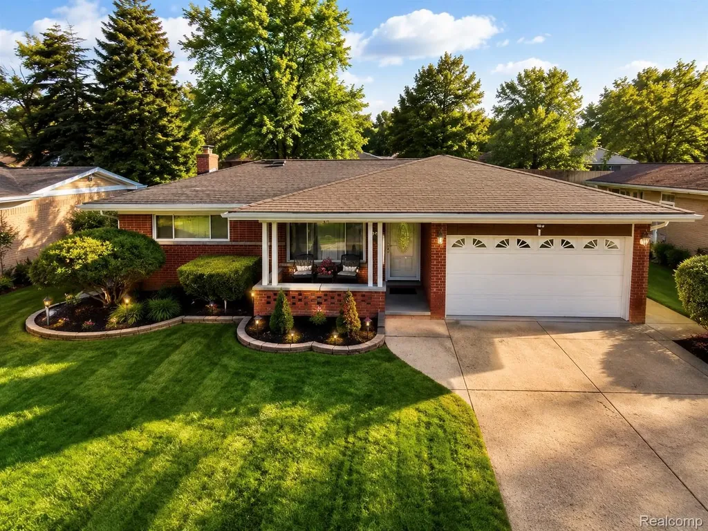 2253 Bernice Avenue Warren City MI 48091