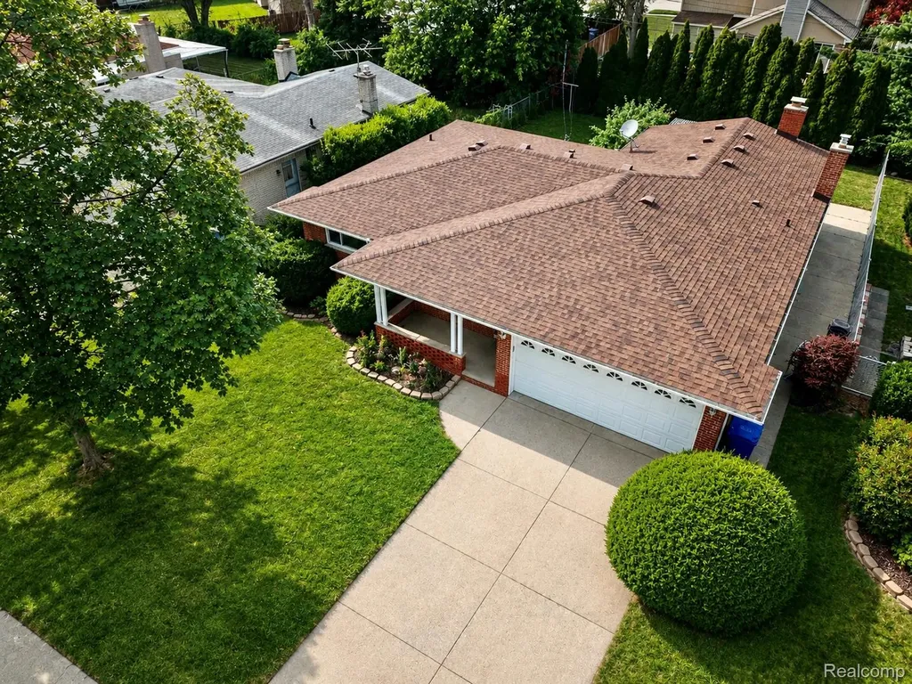 2253 Bernice Avenue Warren City MI 48091