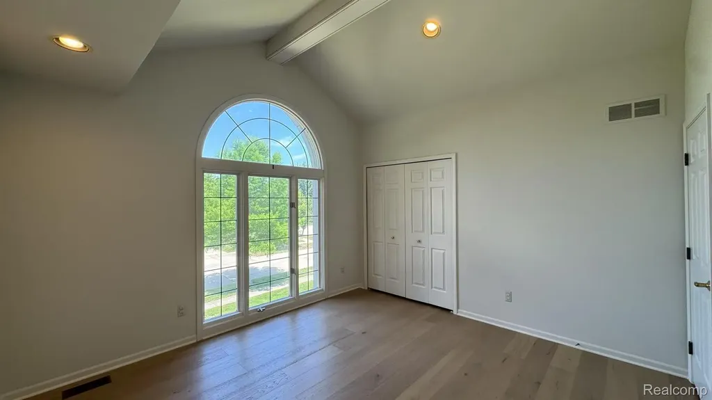 1919 Rolling Woods Drive Troy City MI 48098