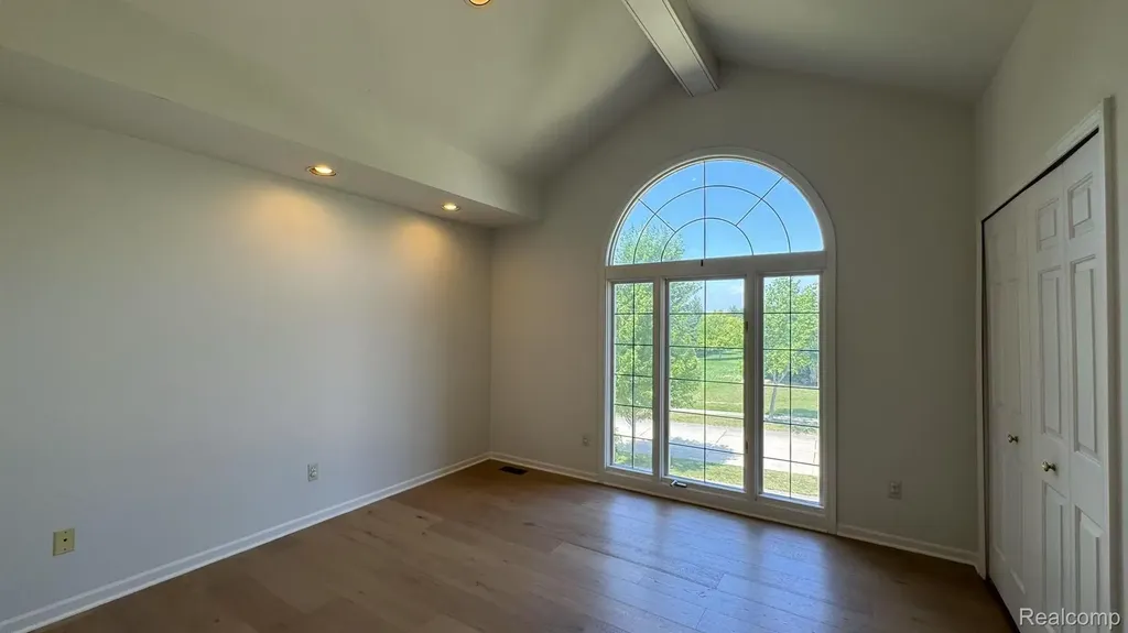 1919 Rolling Woods Drive Troy City MI 48098