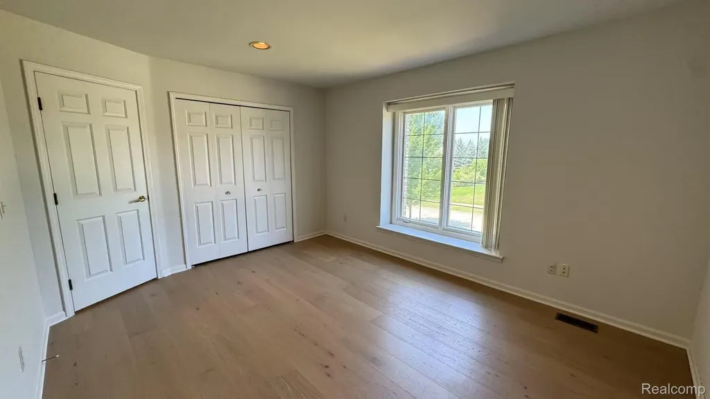 1919 Rolling Woods Drive Troy City MI 48098
