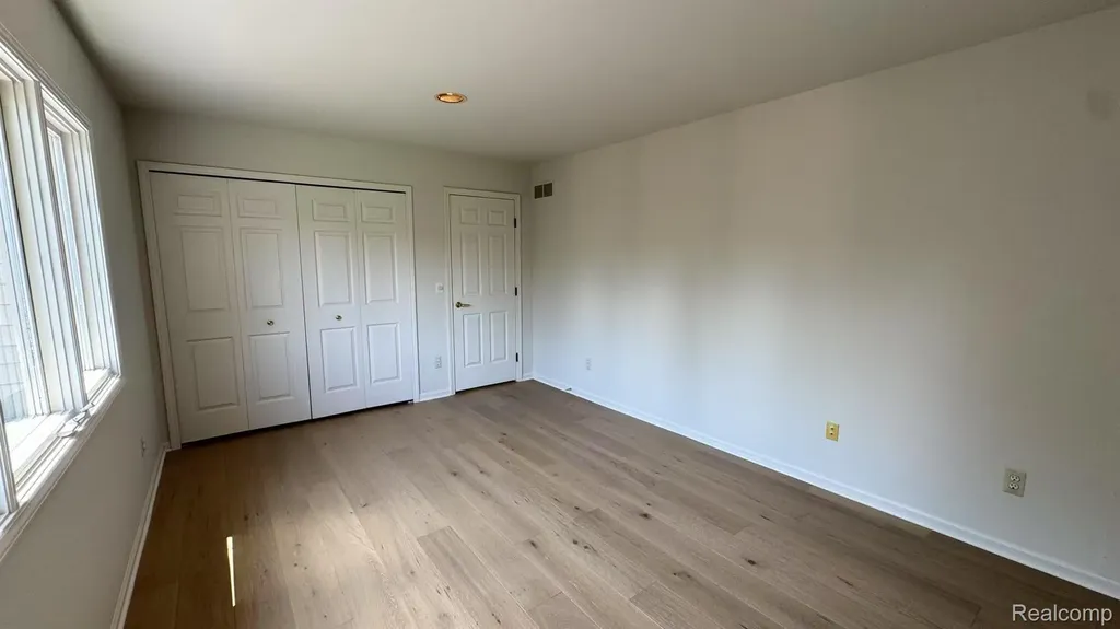 1919 Rolling Woods Drive Troy City MI 48098