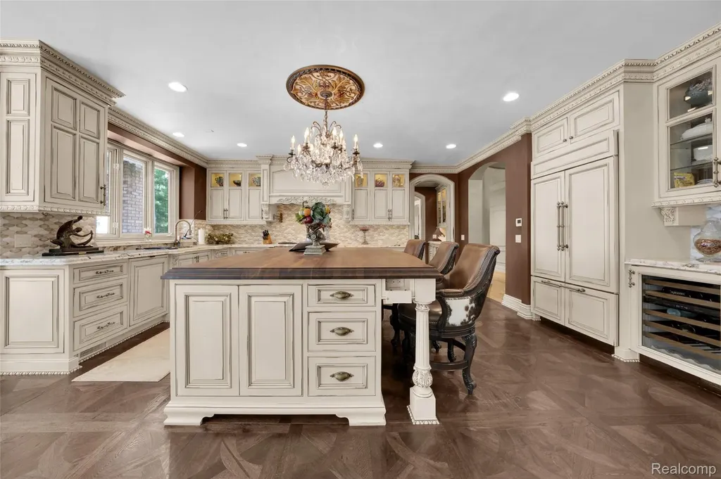5621 Arbor Bay Court Genoa Township MI 48116