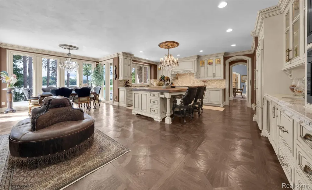 5621 Arbor Bay Court Genoa Township MI 48116