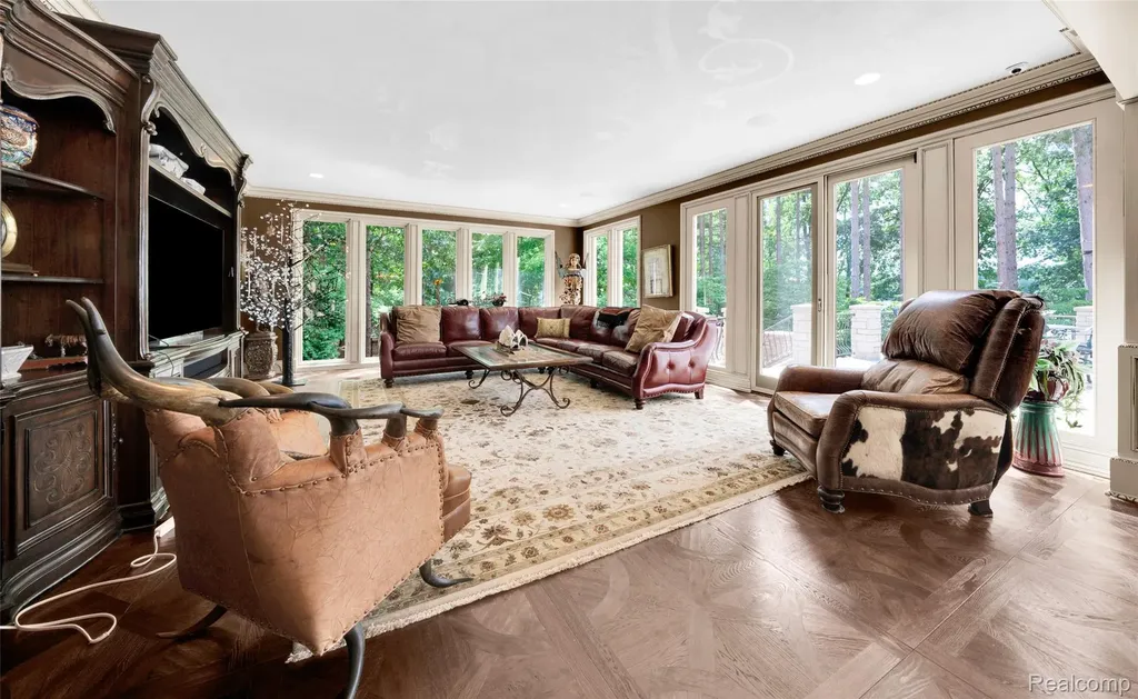 5621 Arbor Bay Court Genoa Township MI 48116