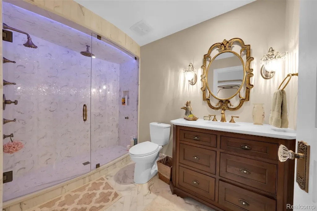 5621 Arbor Bay Court Genoa Township MI 48116