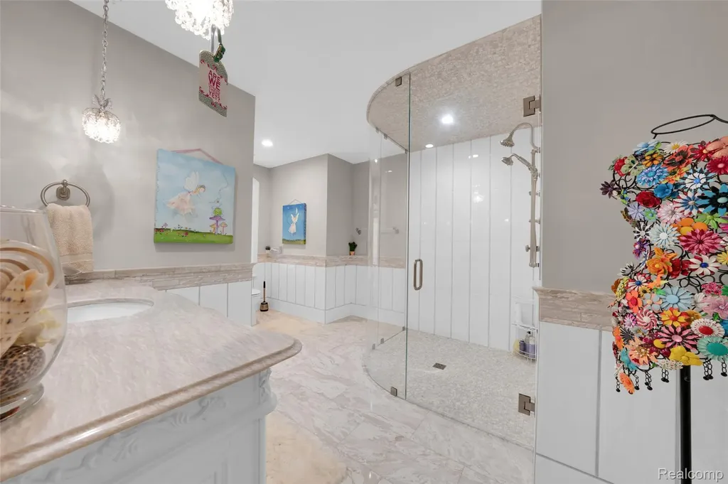 5621 Arbor Bay Court Genoa Township MI 48116