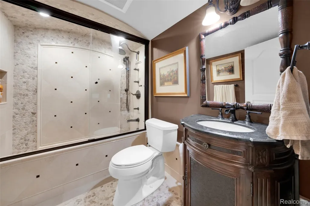 5621 Arbor Bay Court Genoa Township MI 48116