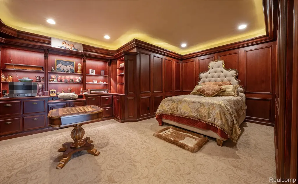 5621 Arbor Bay Court Genoa Township MI 48116