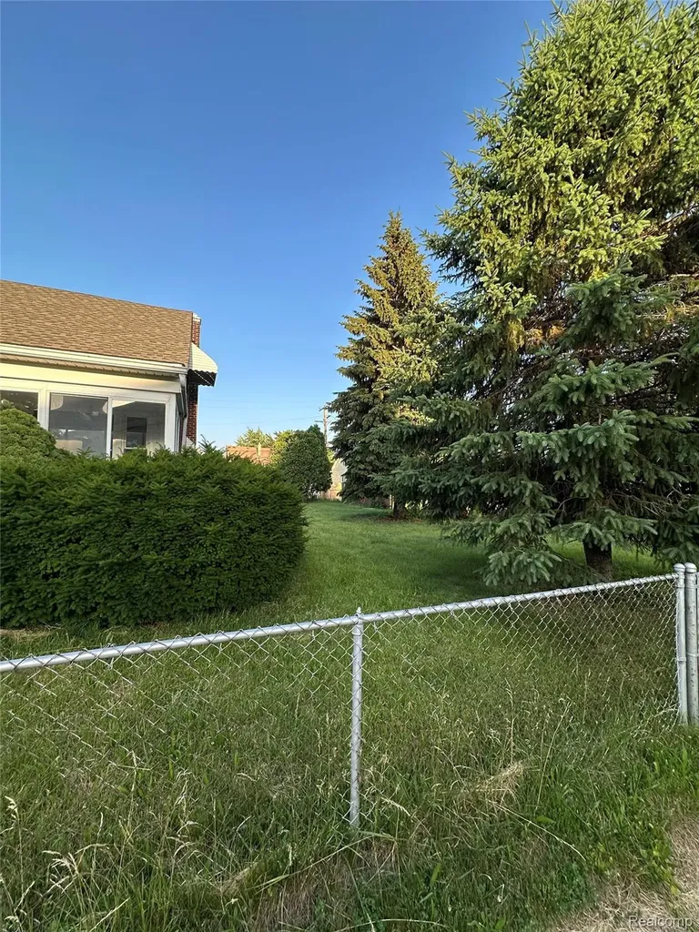 4477 6th Street Ecorse City MI 48229