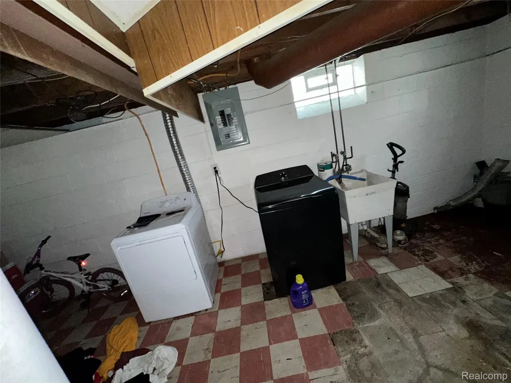 4477 6th Street Ecorse City MI 48229