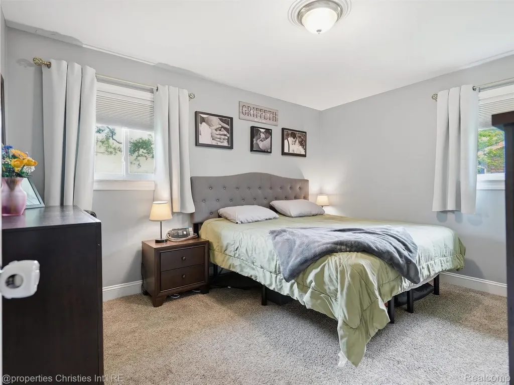52735 Washington Street New Baltimore City MI 48047