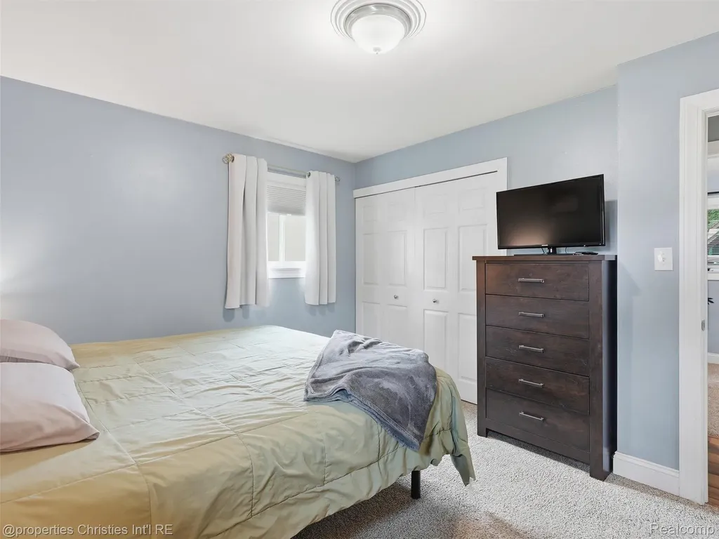 52735 Washington Street New Baltimore City MI 48047