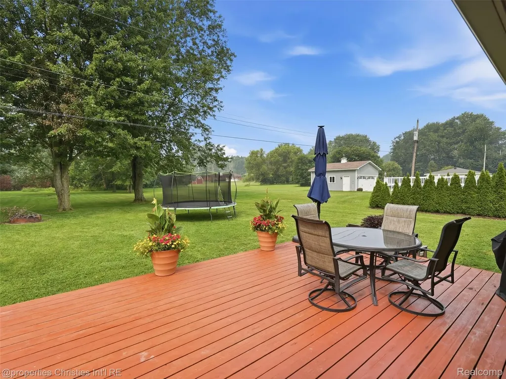 52735 Washington Street New Baltimore City MI 48047