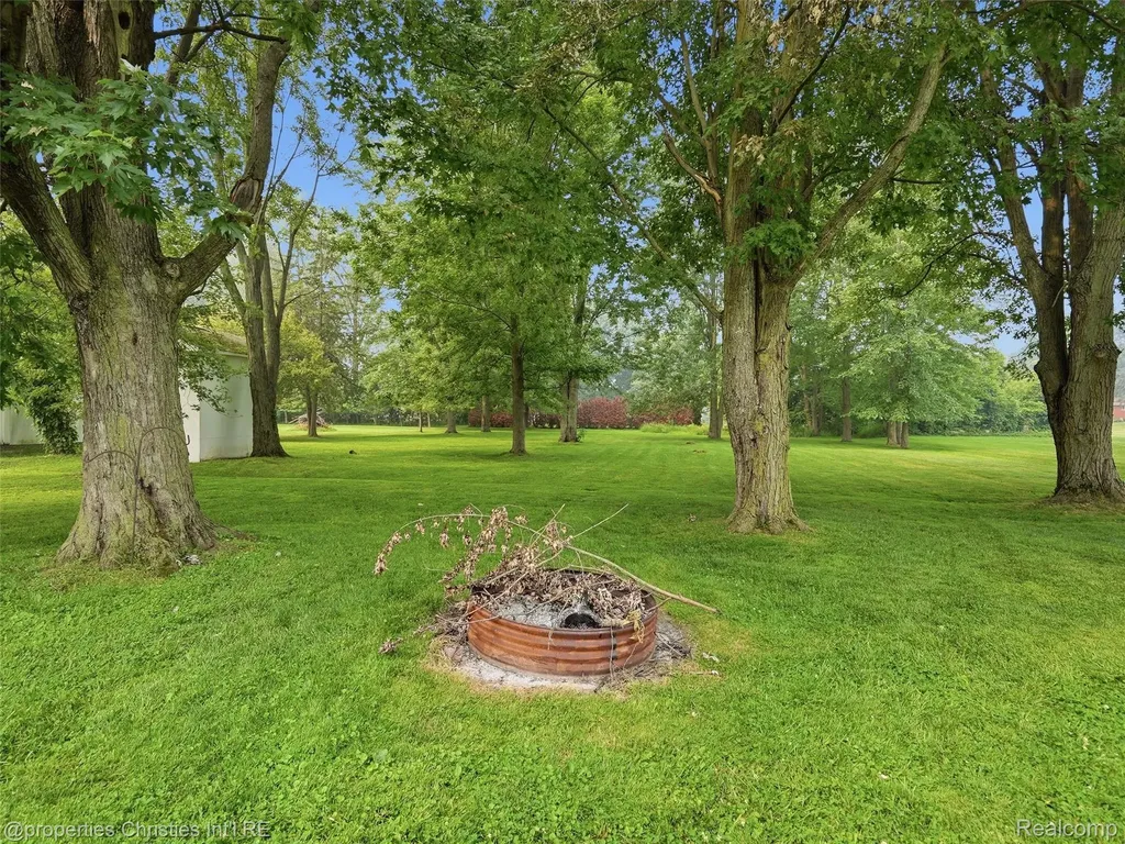 52735 Washington Street New Baltimore City MI 48047