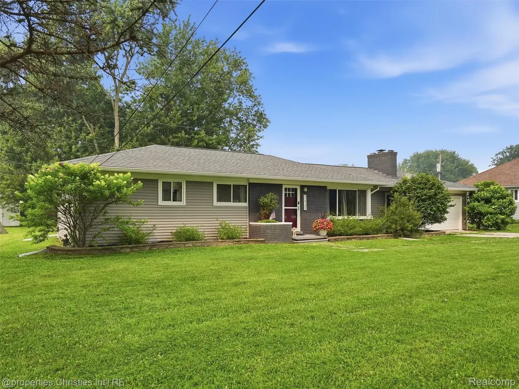 52735 Washington Street New Baltimore City MI 48047