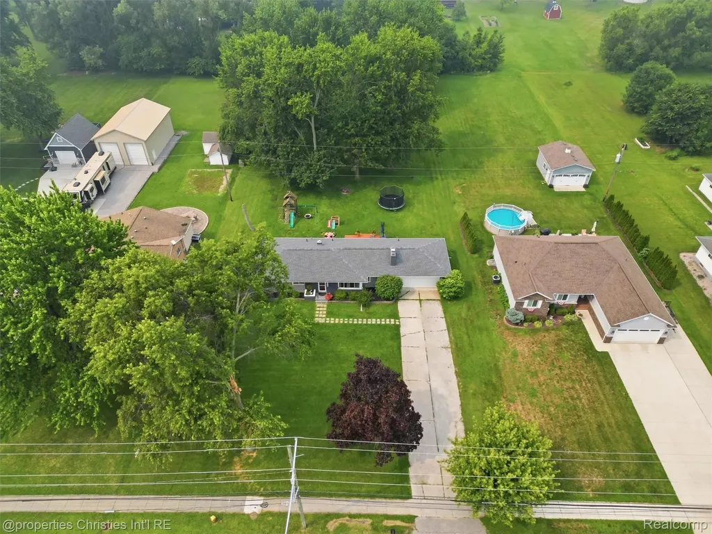 52735 Washington Street New Baltimore City MI 48047