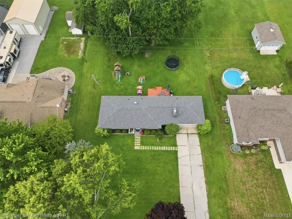52735 Washington Street New Baltimore City MI 48047