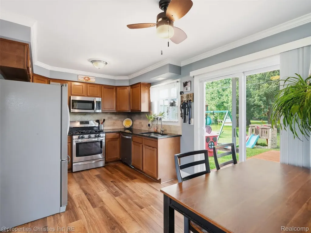 52735 Washington Street New Baltimore City MI 48047